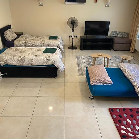 Studio Flat Gants Hill With Free Parking Redbridge Екстериор снимка